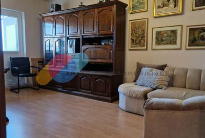Apartament cu 4 camere decomandat în Zorilor