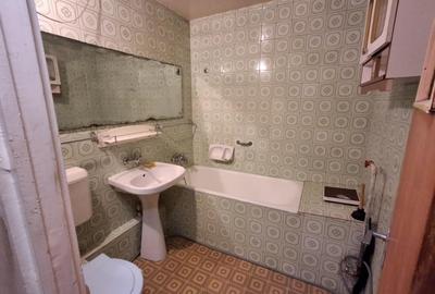 Apartament cu 3 camere semidecomandat în Tei - 11