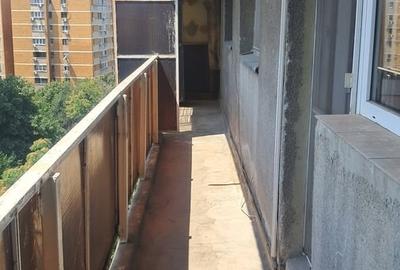 Apartament cu 3 camere decomandat în Tineretului