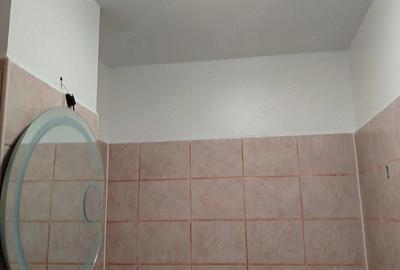 Garsonieră decomandată în Titan