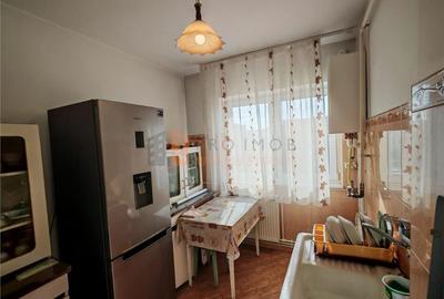 Apartament cu 2 camere semidecomandat, mobilat în 1 Decembrie - 3