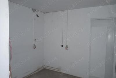 Casă cu 6 camere cu Teren 20 Mp în Tecuci - 5