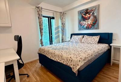Apartament cu 3 camere semidecomandat în 13 Septembrie