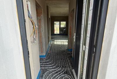 Casă cu 4 camere cu Teren 300 Mp în Moșnița Nouă