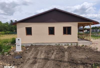 Casă cu 2 camere cu Teren 950 Mp în Borș - 7