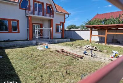 Casă cu 4 camere cu Teren 330 Mp în Oncea