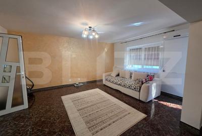 Apartament cu 3 camere decomandat, mobilat în