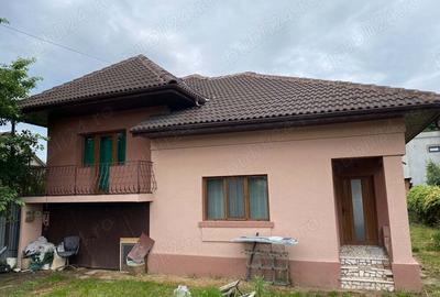 Casă cu 4 camere în Central - 2