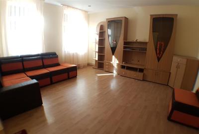 Casă individuală cu 2 camere cu Canalizare în Centrul Istoric - 3