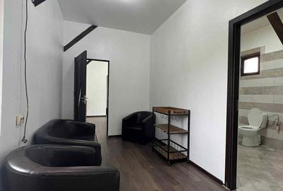 Casă cu 4 camere în Central - 6