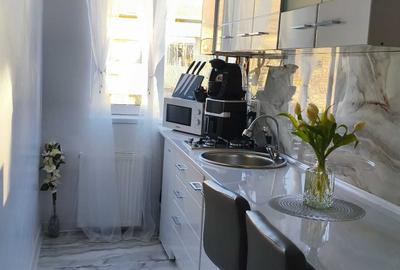 Apartament cu 3 camere semidecomandat în Spitalul Județean - 2