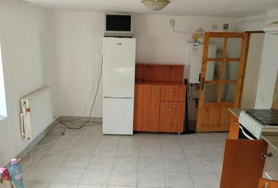 Casă cu 2 camere decomandat cu Teren 60 Mp în Vișan