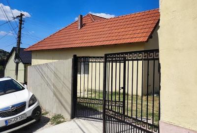 Casă cu Teren 1000 Mp în Central