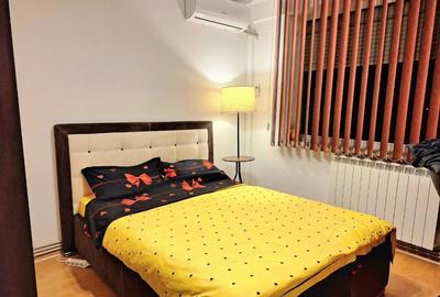 Apartament cu 3 camere semidecomandat în Micro 17 - 2