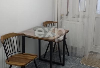 Apartament cu 3 camere decomandat în Mărășești