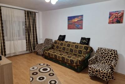 Apartament cu 2 camere decomandat, mobilat în Rovine