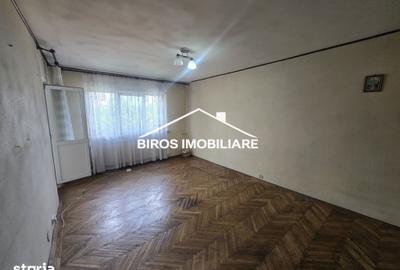 Apartament cu 2 camere decomandat în Rovine