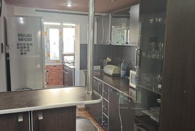 Apartament cu 3 camere semidecomandat în Central - 2