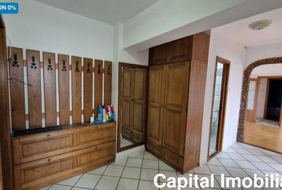 Apartament cu 3 camere semidecomandat în Central