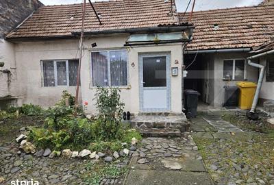 Casă cu 2 camere cu Teren 100 Mp în Central