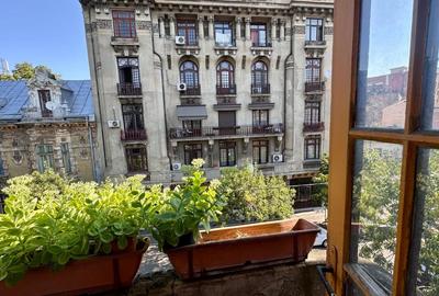 Apartament cu 3 camere decomandat în P-ța Victoriei