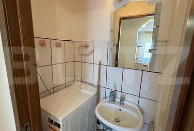 Apartament cu 3 camere semidecomandat în Calea Moldovei