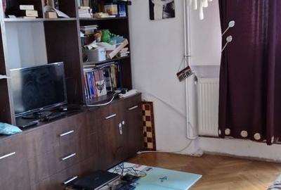 Apartament cu 4 camere decomandat în Central