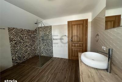 Casă cu 4 camere cu Teren 500 Mp în Central