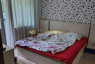 Apartament cu 3 camere în Apărătorii Patriei