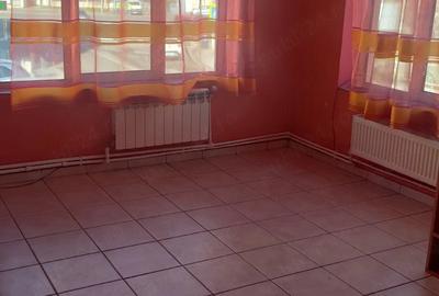 Spațiu comercial, de 40 mp, în Central
