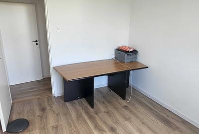 Apartament cu 4 camere semidecomandat în Drumul Carului