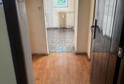Apartament cu 2 camere semidecomandat în Berceni