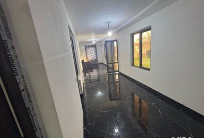 Casă cu 6 camere în Central