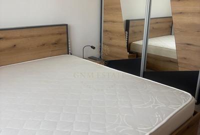 Apartament cu 3 camere decomandat, mobilat în Păcii