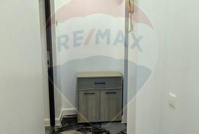 Apartament cu 3 camere semidecomandat, mobilat în Micro 40 - 18