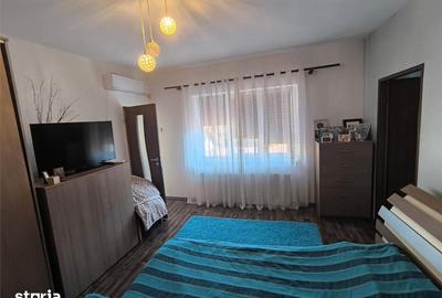 Casă cu 6 camere cu Teren 200 Mp în Muncitoresc