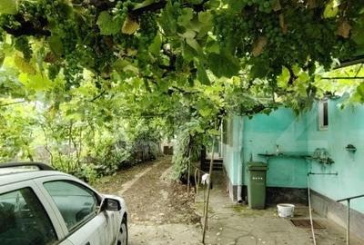 Casă cu 4 camere cu Teren 2795 Mp în Central