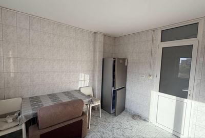 Apartament cu 2 camere decomandat, mobilat în Brâncoveanu