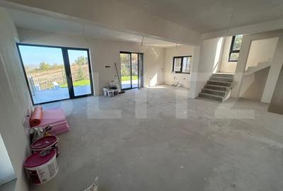 Casă cu 5 camere cu Teren 458 Mp în Central