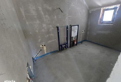 Casă cu 4 camere cu Teren 500 Mp în Central