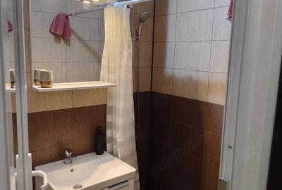 Garsonieră decomandată în Decebal