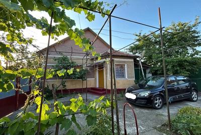 Casă cu 2 camere cu Teren 2880 Mp în Țipar