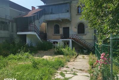 Casă cu 3 camere cu Teren 150 Mp în Central