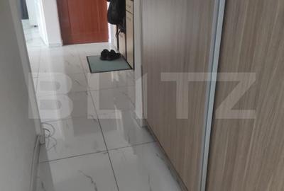 Apartament cu 3 camere decomandat în Tomești