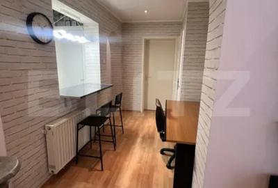 Apartament cu 3 camere semidecomandat în Girocului - 1