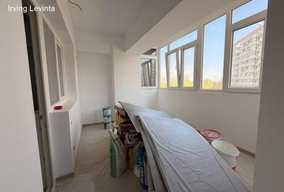 Apartament cu 4 camere în Mihai Bravu