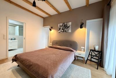 Penthouse cu 4 camere decomandat, mobilat în Tractorul - 1