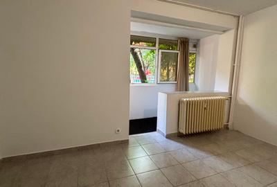 Garsonieră decomandată în Lujerului