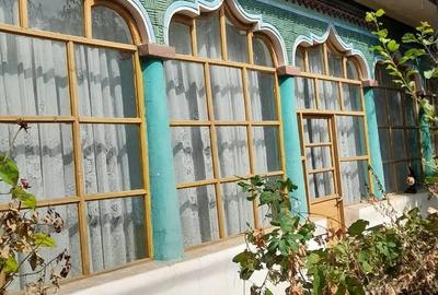 Casă cu Teren 3000 Mp în Vânători