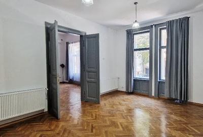 Spațiu comercial, de 70 mp, în Central